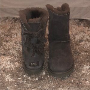Authentic Ugg boots in gray with bows! Like new!